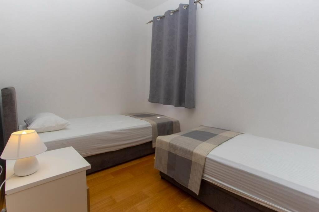 Apartments Vladimir #4 ماكارسكا المظهر الخارجي الصورة
